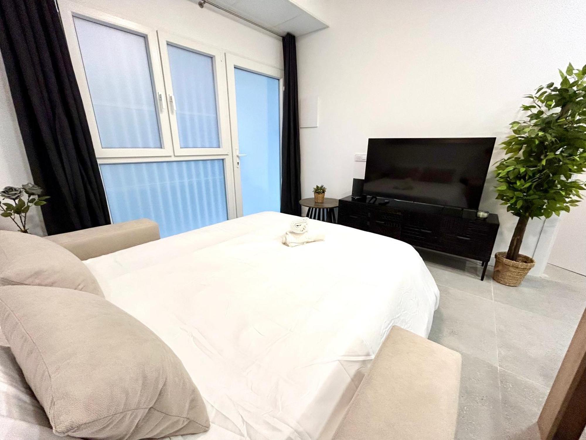 Convenient, Charming Apartment 15 Mins From City Center Valencia Exterior photo