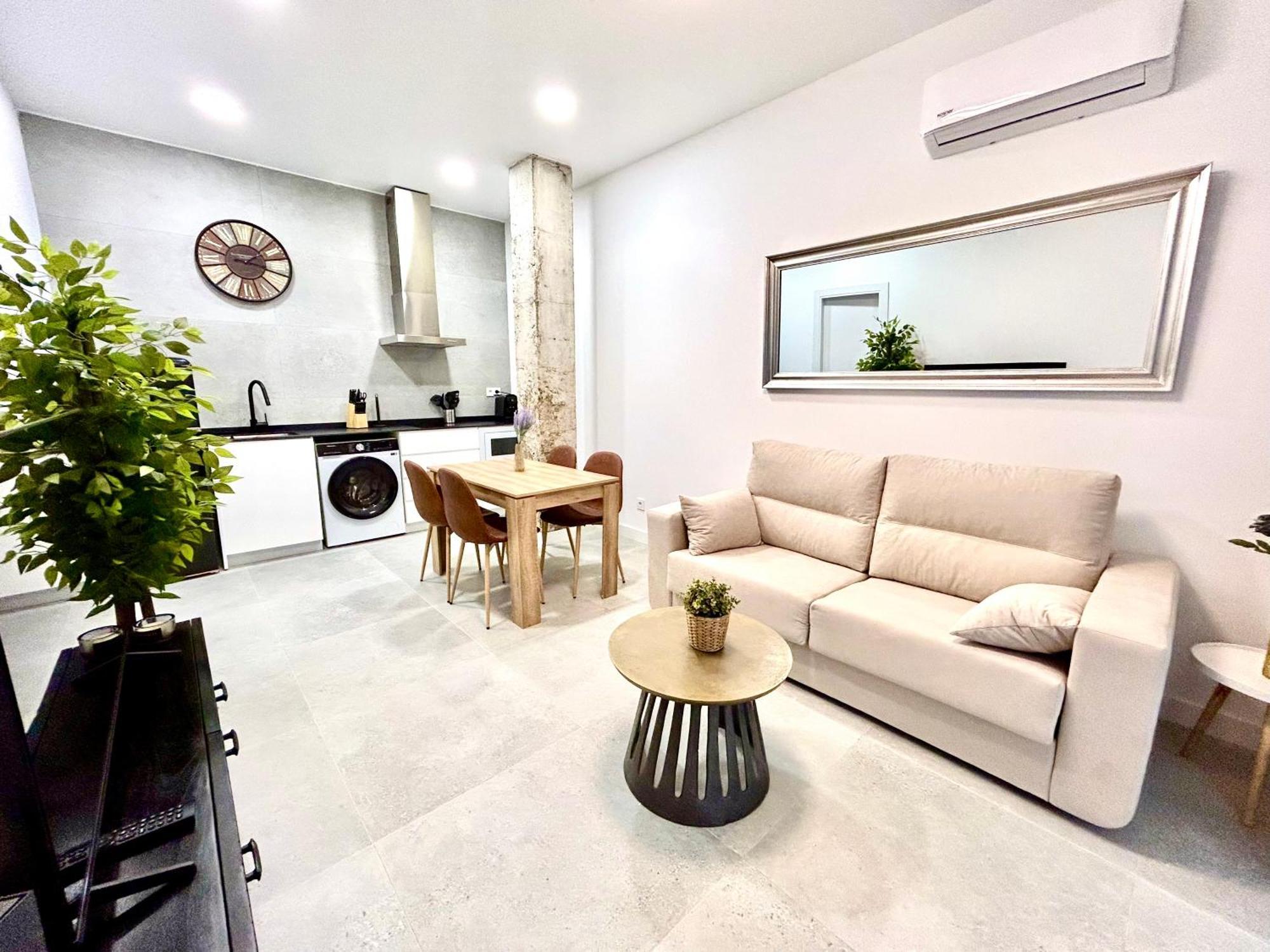 Convenient, Charming Apartment 15 Mins From City Center Valencia Exterior photo