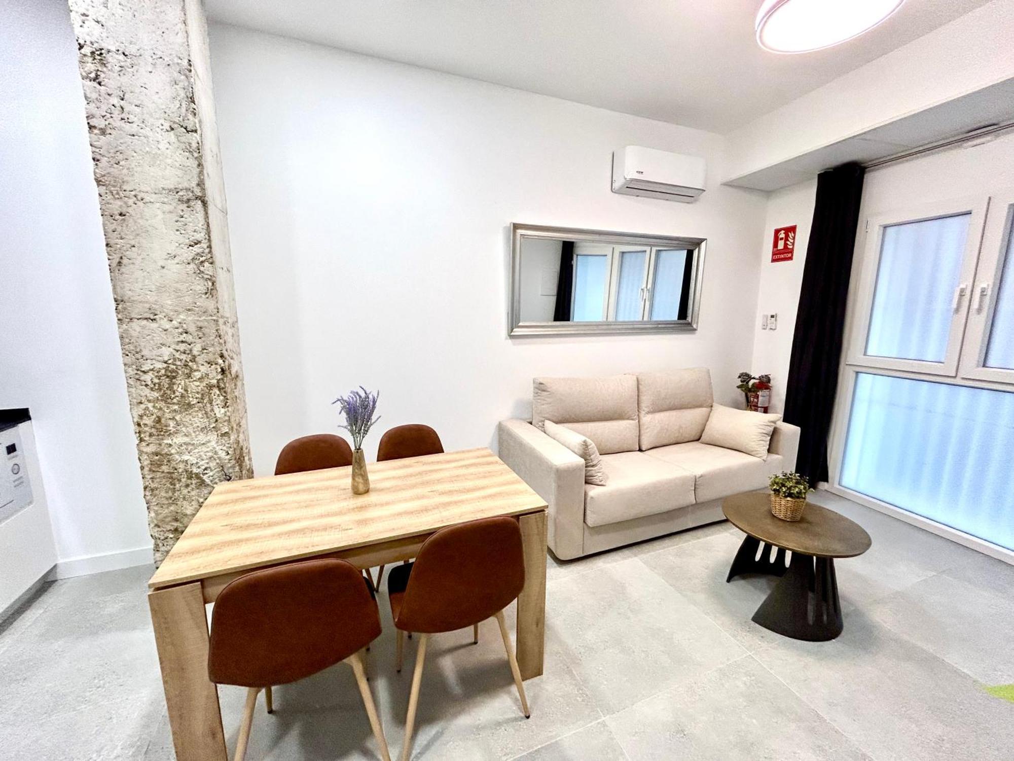 Convenient, Charming Apartment 15 Mins From City Center Valencia Exterior photo