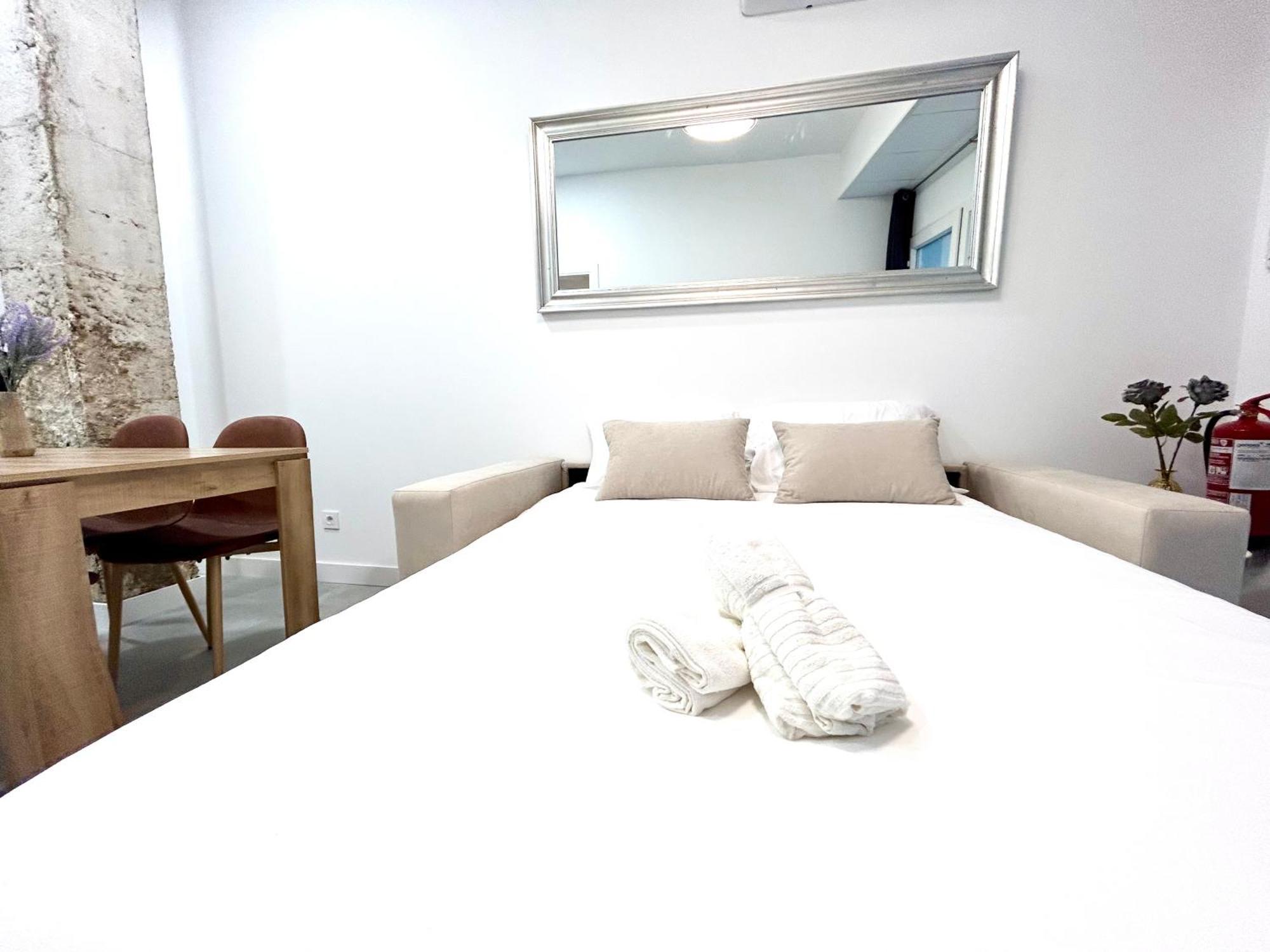 Convenient, Charming Apartment 15 Mins From City Center Valencia Exterior photo