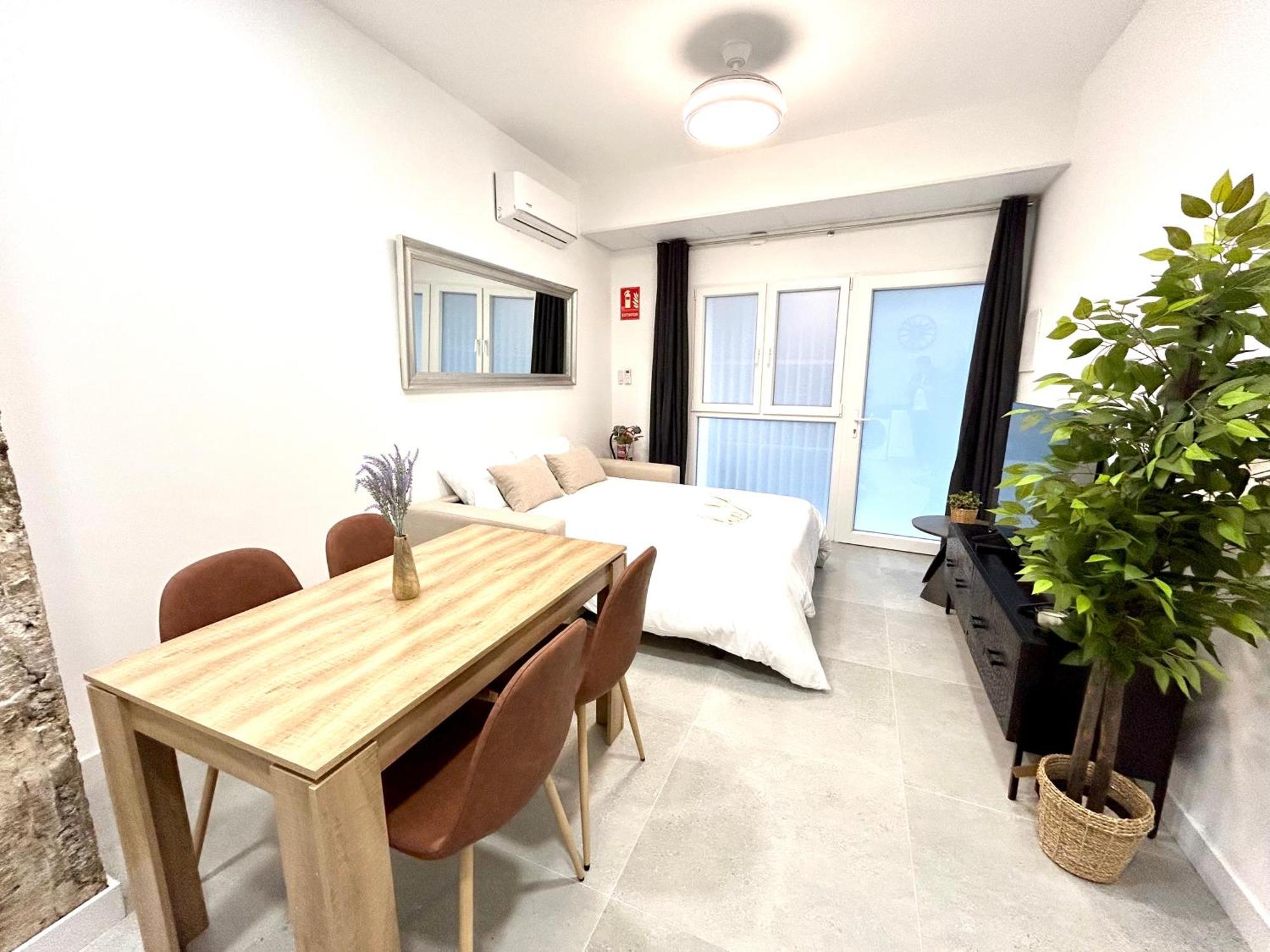 Convenient, Charming Apartment 15 Mins From City Center Valencia Exterior photo