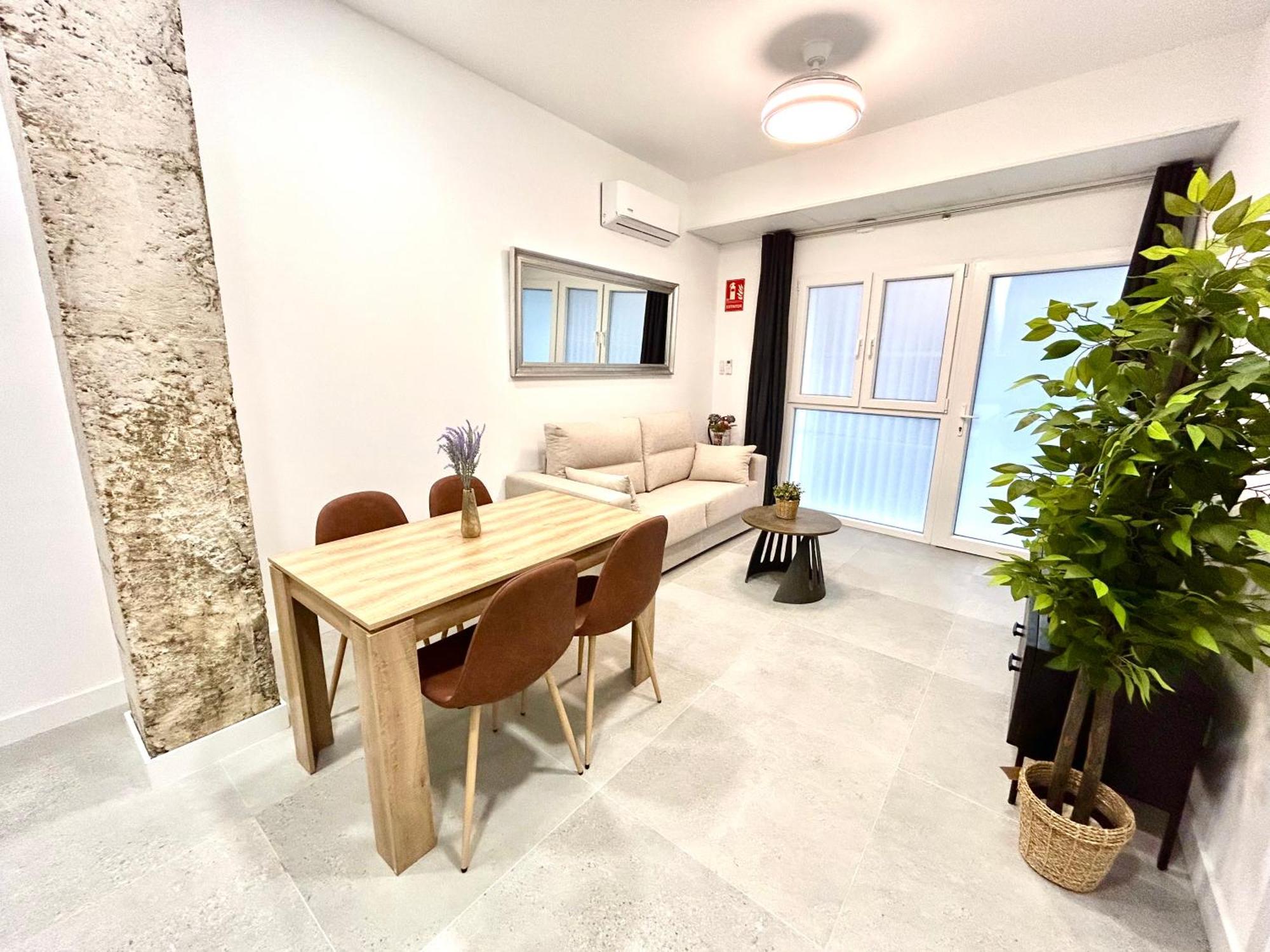 Convenient, Charming Apartment 15 Mins From City Center Valencia Exterior photo